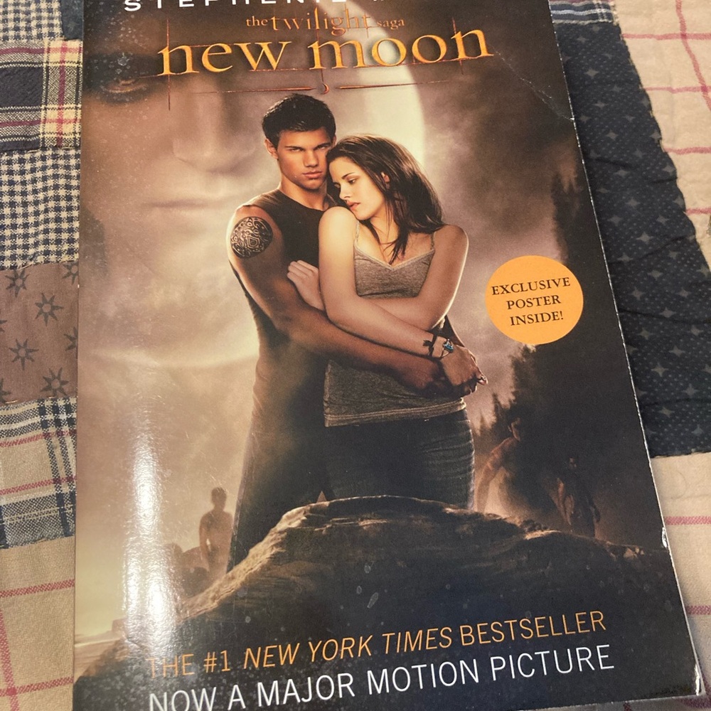 Twilight New Moon Movie Poster Book